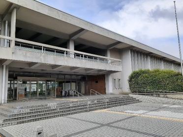 富山県立図書館：950m