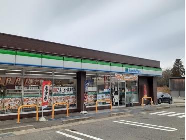 ファミリーマート加賀片山津店：2800m