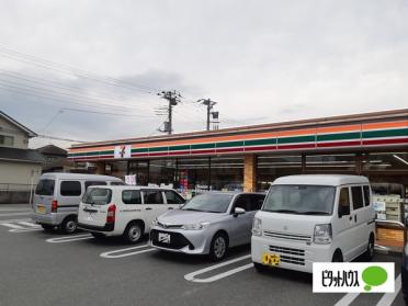 セブンイレブン富士市伝法店：277m