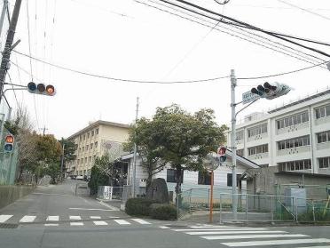 滝尾小学校・中学校：450m