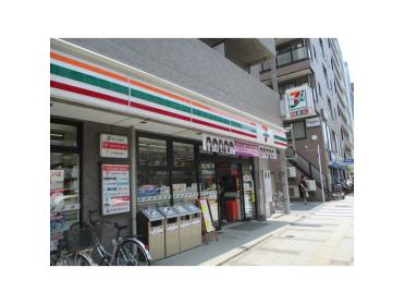 セブンイレブン港区芝三丁目店：135m