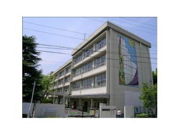 中豊島小学校：674m