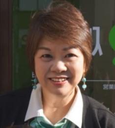 店長の小嶋です。皆さんと一緒にお仕事できるのを楽しみにしていますね♪