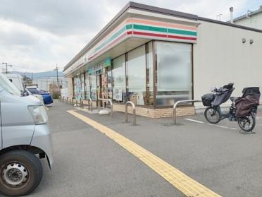 セブンイレブン長岡京開田1丁目店：559m