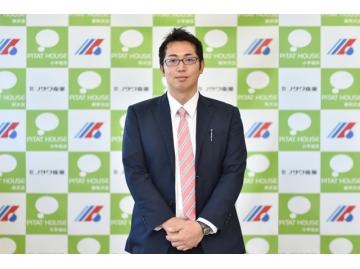 スタッフのサムネイル