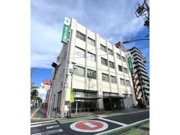 埼玉りそな銀行草加支店：72m