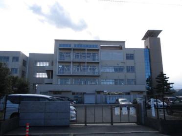 草加市立西町小学校：378m