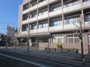 荒川区立諏訪台中学校：344m