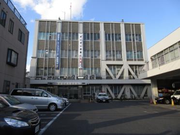 荒川区立尾久図書館：334m