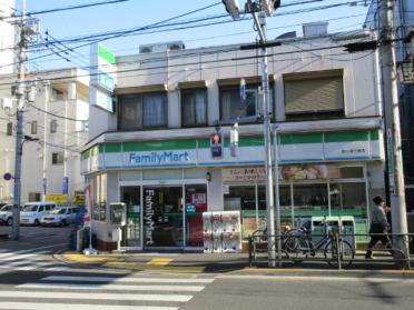 ファミリーマート荒川尾竹橋店：124m