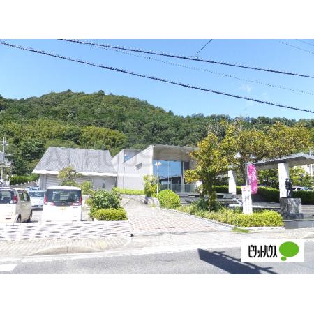 近江八幡市立図書館：3060m