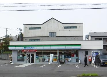 ファミリーマート室蘭東翔高校前店：675m