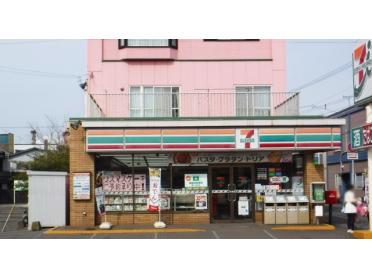 セブンイレブン室蘭輪西店：296m