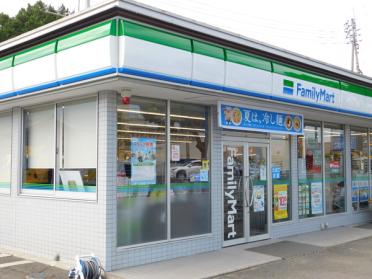 ファミリーマート四国中央大柏店：453m