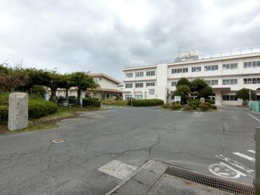 岩国市立平田小学校：437m