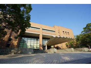 関西大学図書館：155m