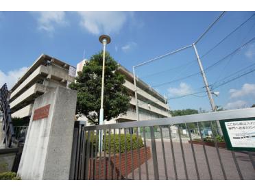 吹田市立東佐井寺小学校：372m