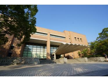 関西大学図書館：167m