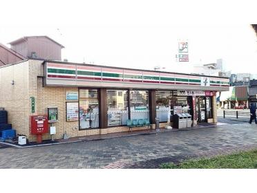 セブンイレブン門司港松本店：562m