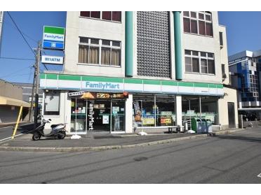 ファミリーマート富野荘駅前店：345m