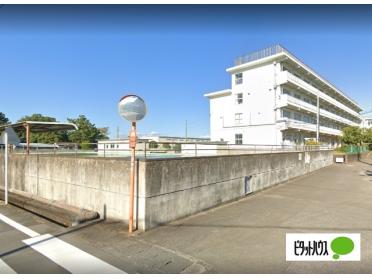 吉田町立住吉小学校：884m