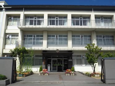 奈良市立済美小学校：862m