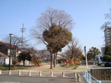 公園：800m