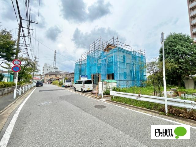 広々とした前面道路