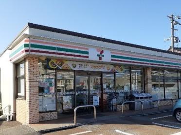 セブンイレブン下轡田店：700m