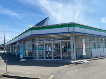 ファミリーマートAコープ加賀野店：597m