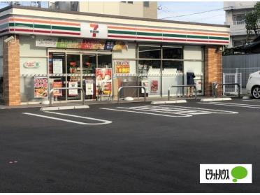 セブンイレブン名古屋桜本町店：357m