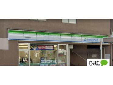 ファミリーマート阿波座駅前店：202m