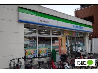 ファミリーマート波除中央大通店：643m