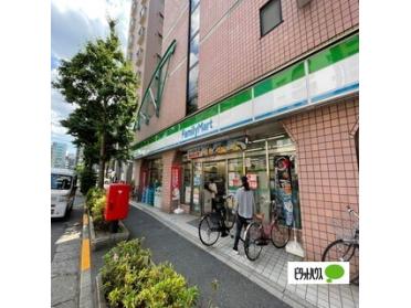 ファミリーマート神田佐久間町店：97m