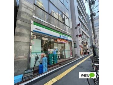 ファミリーマート秋葉原駅前店：268m