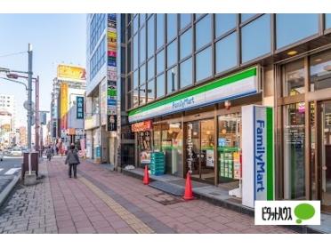 ファミリーマート札幌琴似1条4丁目店：137m