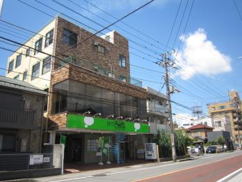 市川八幡店です。<br />国道14号沿い1Fの路面店です。