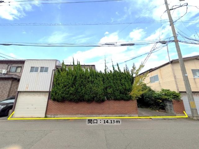 間口はゆとりの14.1m