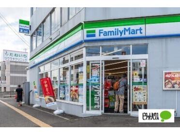 ファミリーマート月寒中央店：57m