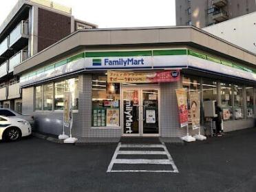 ファミリーマート札幌北11条東6丁目店：182m