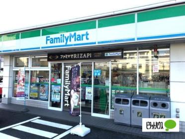 ファミリーマート沼津三園南店：437m