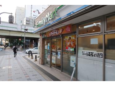 ファミリーマート内本町西店：215m