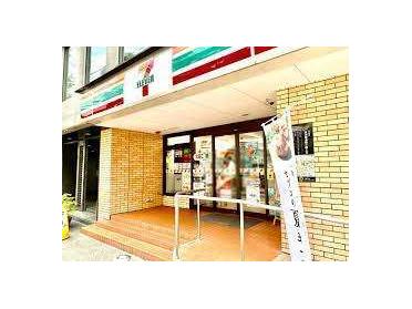 セブンイレブン京都東洞院錦店：82m