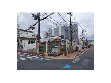 セブンイレブン長岡京セブン通り店：205m