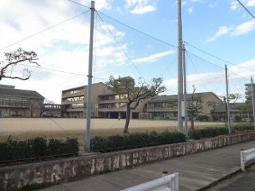 藍住東小学校：450m