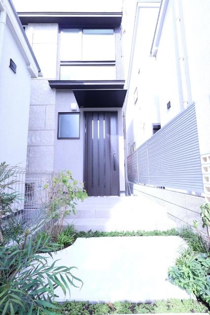 洗練されたデザインの外観が住まう誇りを感じさせます。