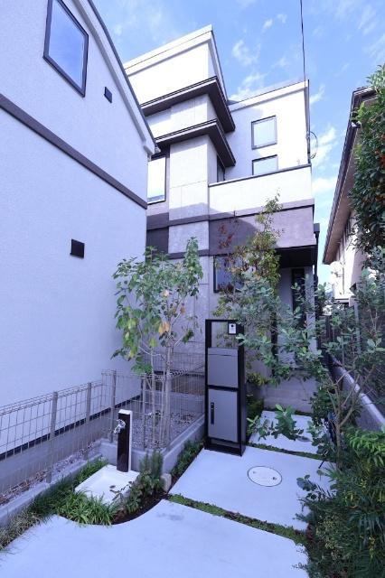 洗練されたデザインの外観が住まう誇りを感じさせます。