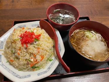 やきめしとミニおろしそばのセット、美味しすぎます。