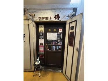 店舗入り口
