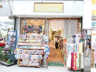 様々な色の布がございます!! 様々な色の布がございます!!